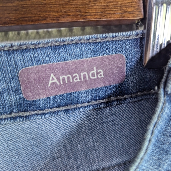 Gloria Vanderbilt womens Amanda Classic High Rise Tapered Jean Petite size 16P - Picture 7 of 8